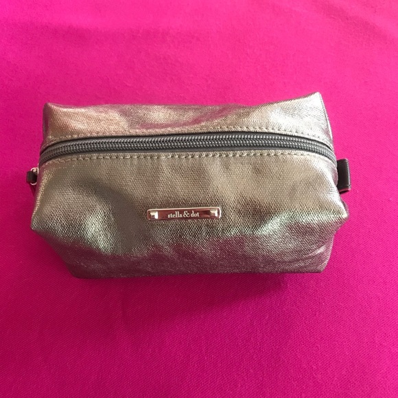 Stella & Dot Handbags - Stella & Dot Pouf Cosmetics Bag